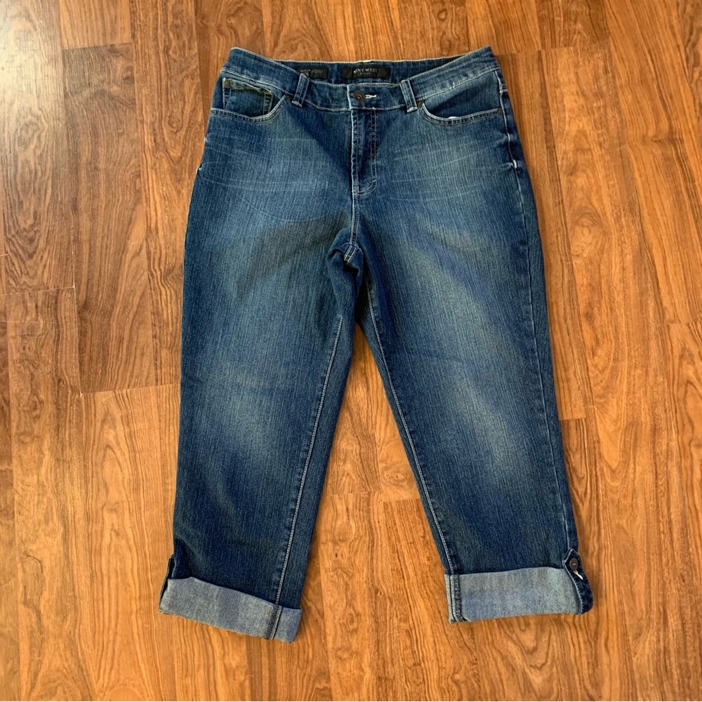 Womens Nine West west end fit cropped jeans.
